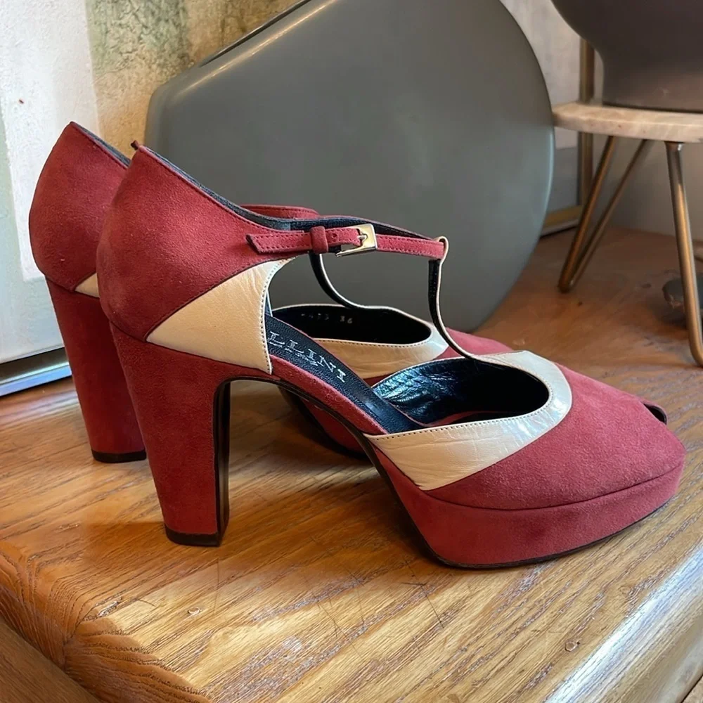 🥠 NWOT Pollini red and cream, t-strap, peep toe, suede and leather vintage look